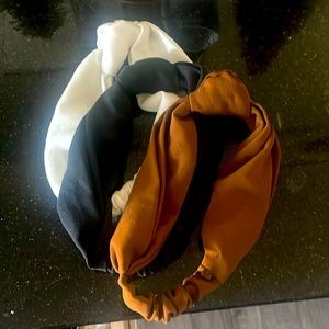 3 Lululemon Knot Stopping Headband